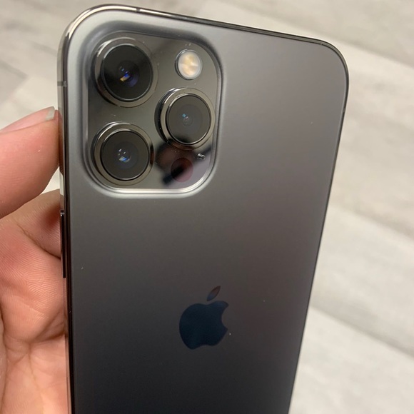 iPhone 12 Pro Max - Picture 2 of 2